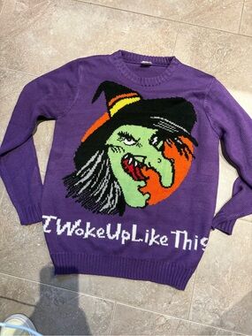 Y2K Witchy Halloween Horror
Print Knitted Crew Neck
Sweater medium